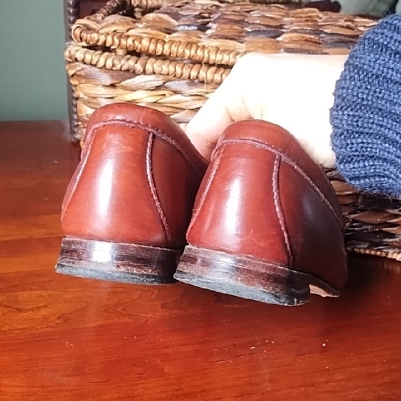 Classic Brown Leather Loafers - Picture 3 of 8